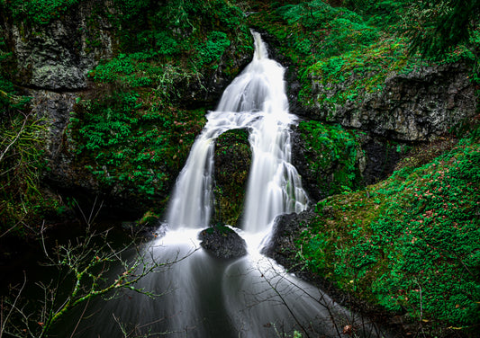 Sitting Lady Falls